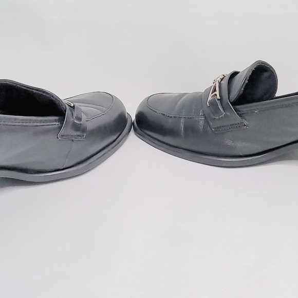 Easy Spirit Black Loafers with Silver Accent Used - Picture 4 of 8